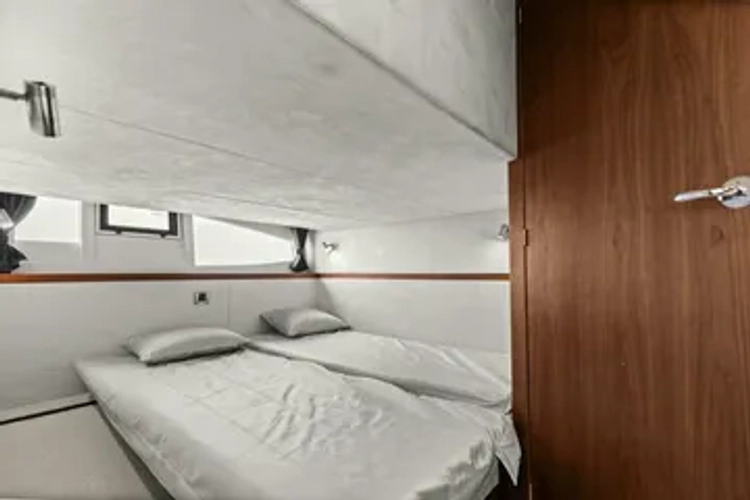 Board Room Yacht Photos Pics 