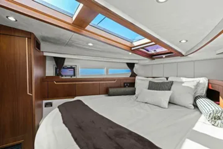 Board Room Yacht Photos Pics 