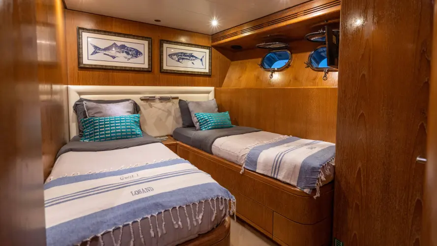 Losand Yacht Photos Pics 
