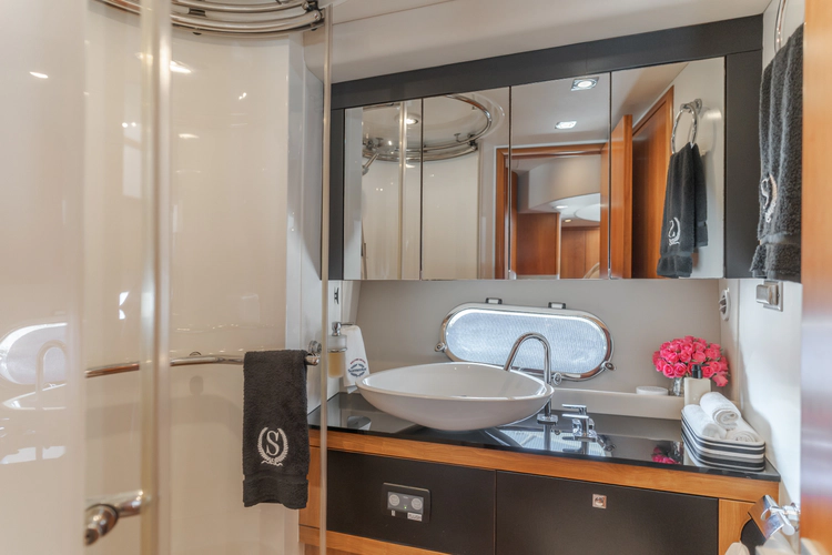 Seaesta Yacht Photos Pics 
