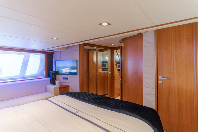 Seaesta Yacht Photos Pics 