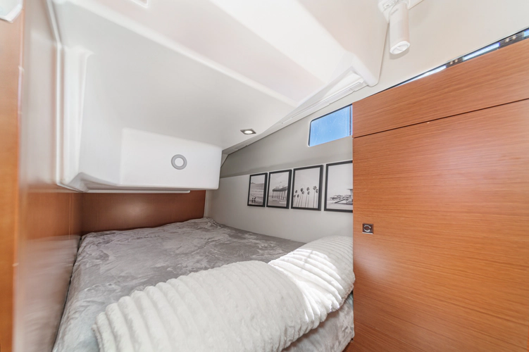 Chasing Daylight Yacht Photos Pics 