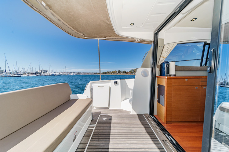 Chasing Daylight Yacht Photos Pics 