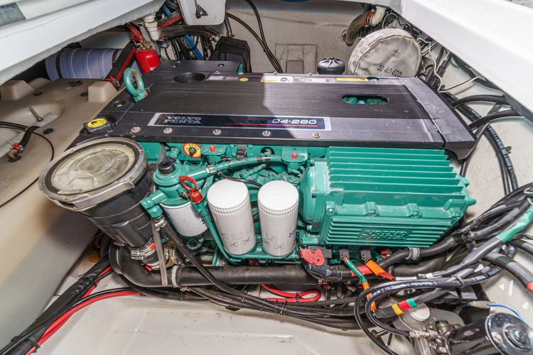 Chasing Daylight Yacht Photos Pics 