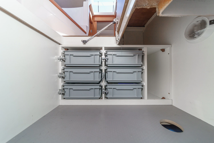 Chasing Daylight Yacht Photos Pics 