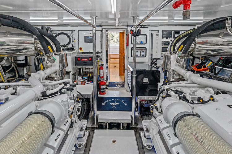 Genesis Yacht Photos Pics 