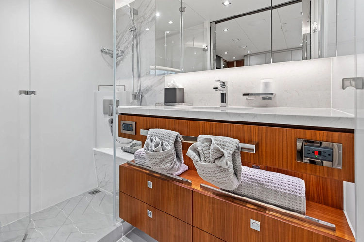 Genesis Yacht Photos Pics 