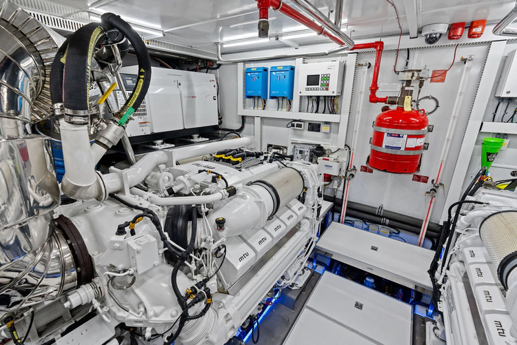 Genesis Yacht Photos Pics 