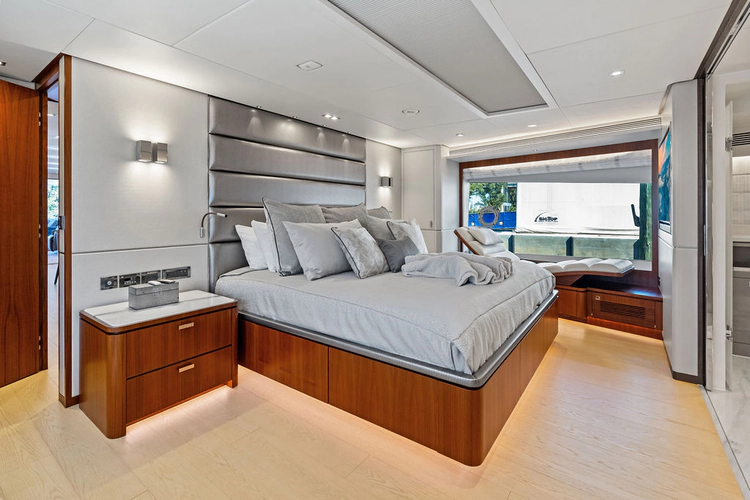 Genesis Yacht Photos Pics 