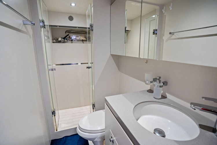 Genesis Yacht Photos Pics 