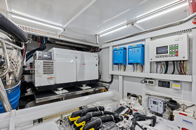 Genesis Yacht Photos Pics 