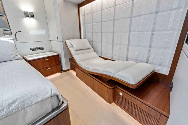 Genesis Yacht Photos Pics 