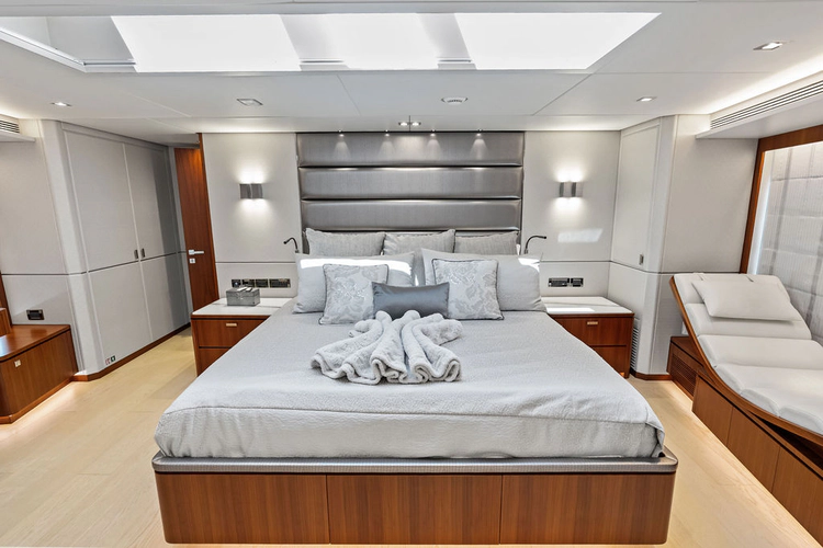 Genesis Yacht Photos Pics 