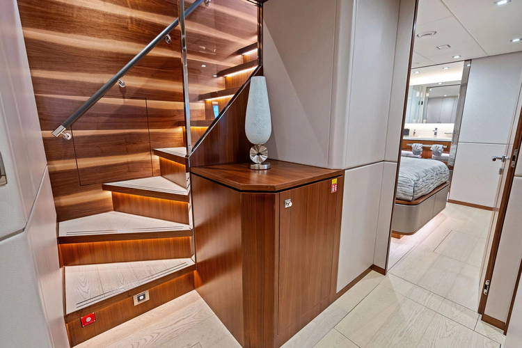 Genesis Yacht Photos Pics 