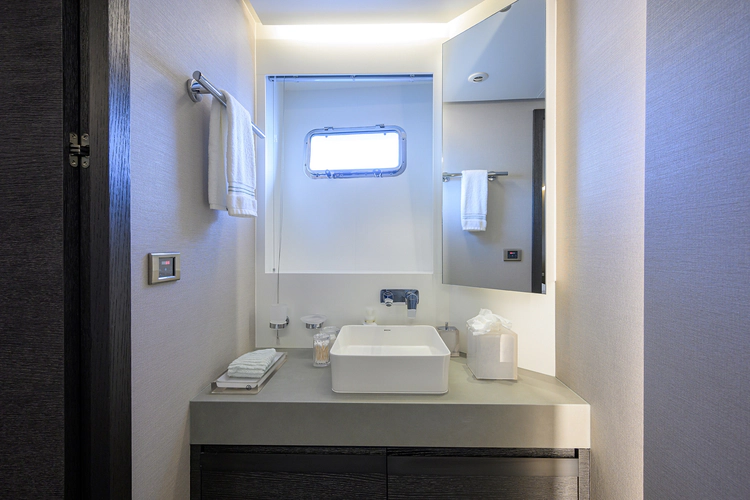 C3 Yacht Photos Pics 