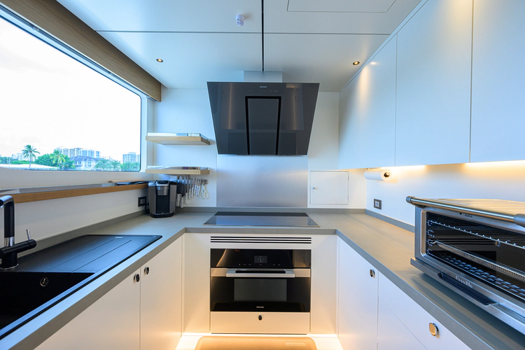 C3 Yacht Photos Pics 