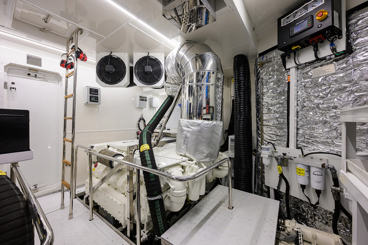 C3 Yacht Photos Pics 