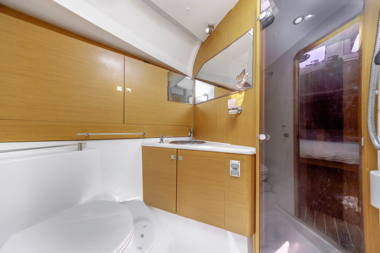Liberte Yacht Photos Pics 