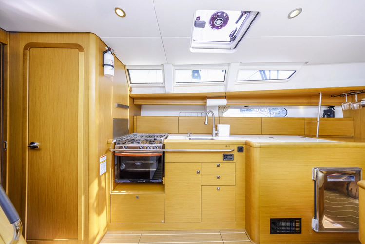 Liberte Yacht Photos Pics 