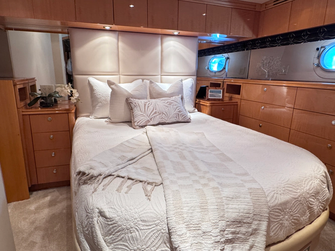 Time-2 Fly Yacht Photos Pics 
