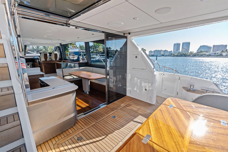 R&r Yacht Photos Pics 