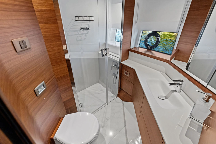 R&r Yacht Photos Pics 