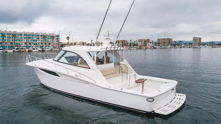 Commodore Two Yacht Photos Pics 