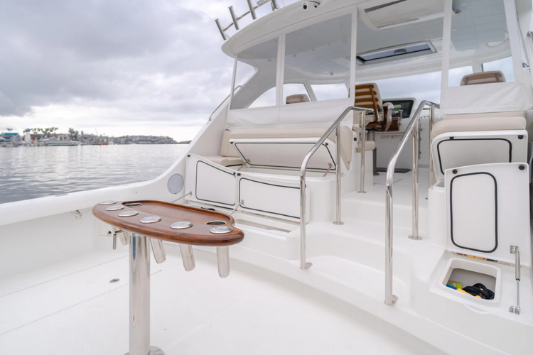 Commodore Two Yacht Photos Pics 