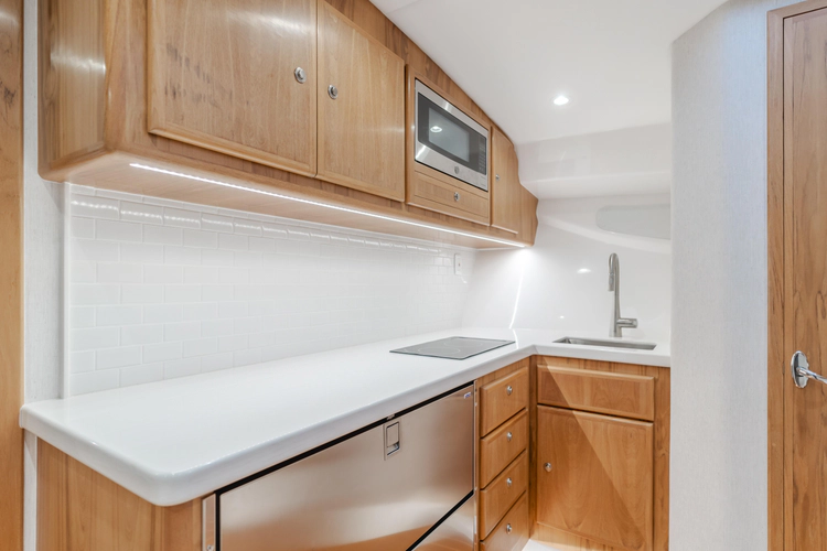 Commodore Two Yacht Photos Pics 