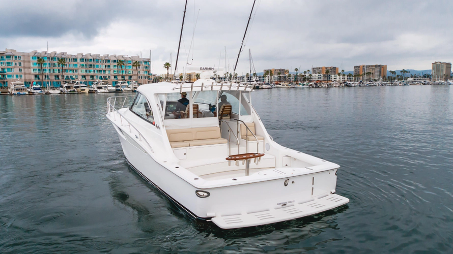 Commodore Two Yacht Photos Pics 