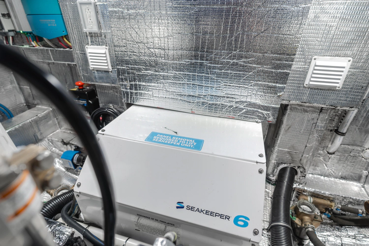 Commodore Two Yacht Photos Pics 