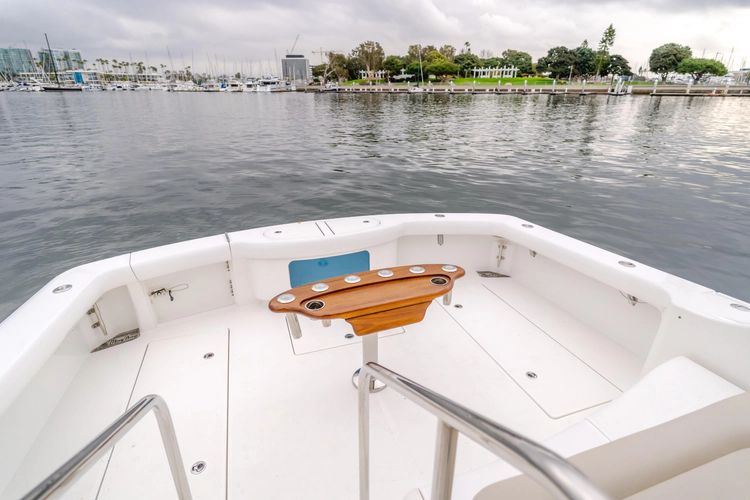 Commodore Two Yacht Photos Pics 