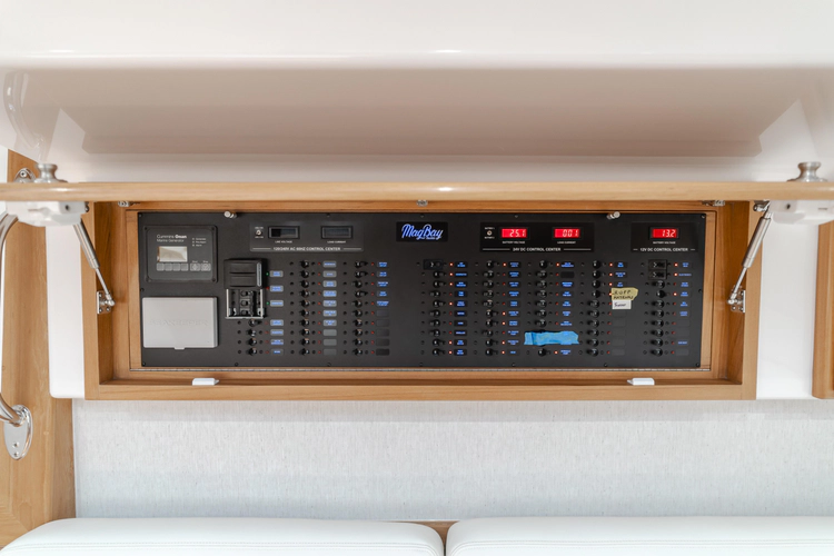 Commodore Two Yacht Photos Pics 