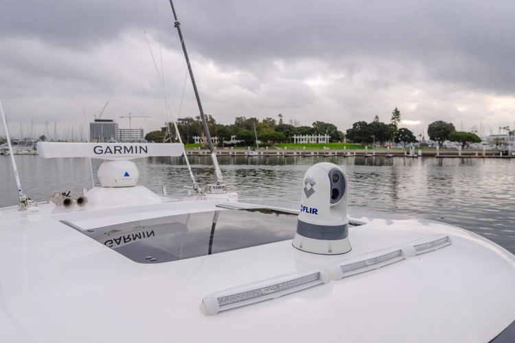 Commodore Two Yacht Photos Pics 