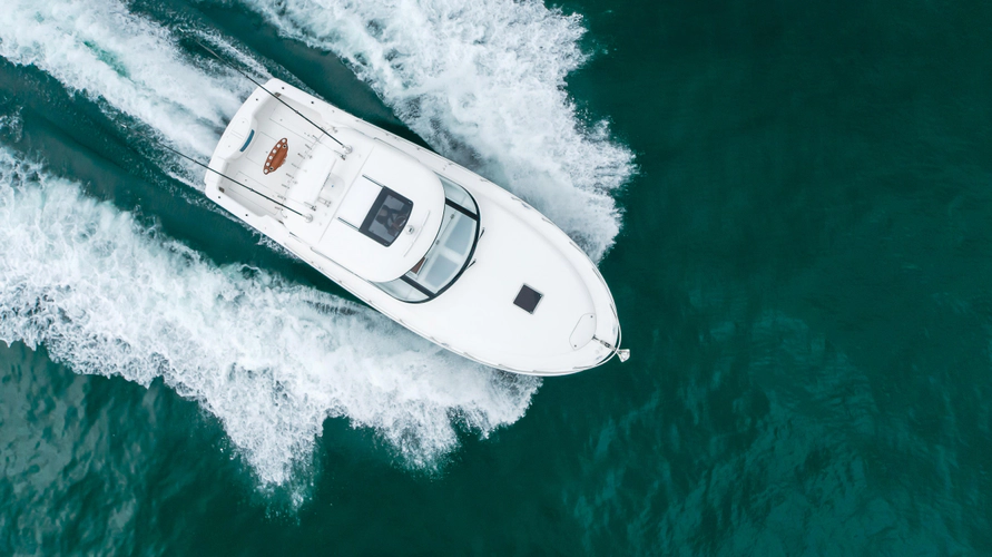 Commodore Two Yacht Photos Pics 