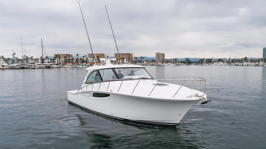 Commodore Two Yacht Photos Pics 