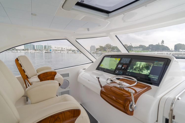 Commodore Two Yacht Photos Pics 