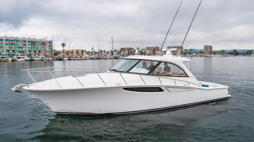 Commodore Two Yacht Photos Pics 