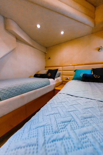 La More Yacht Photos Pics 