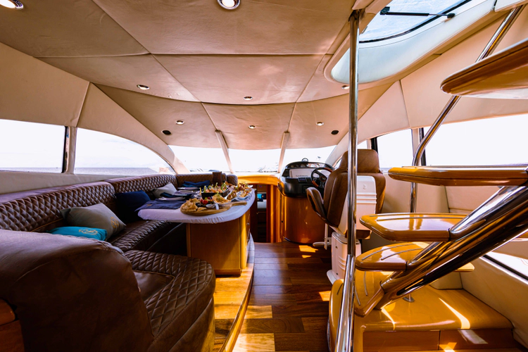 La More Yacht Photos Pics 