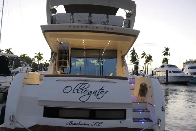 Ollie-gator Yacht Photos Pics 