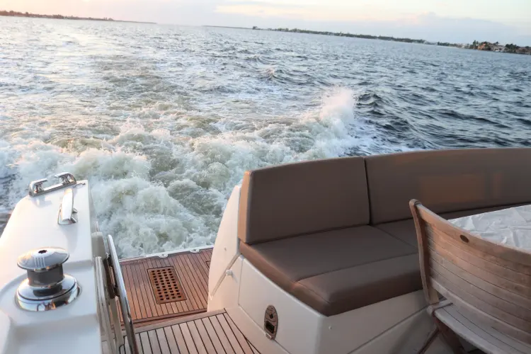 Ollie-gator Yacht Photos Pics 