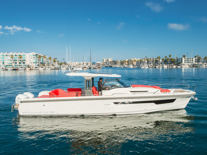 Intrepid Yacht Photos Pics 