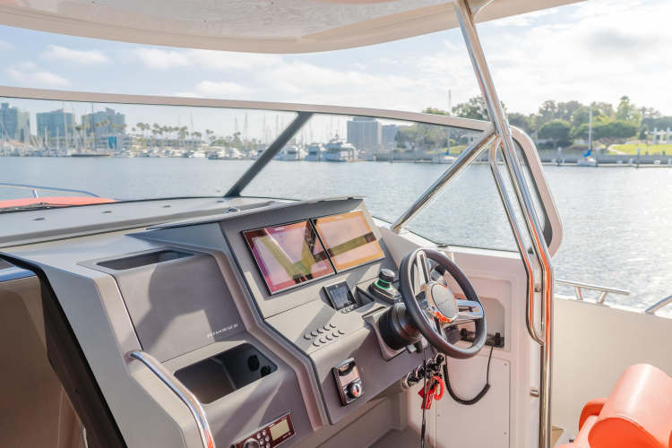 Intrepid Yacht Photos Pics 