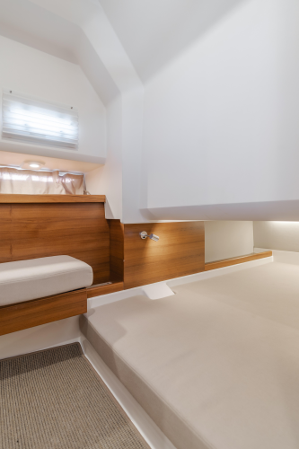 Intrepid Yacht Photos Pics 