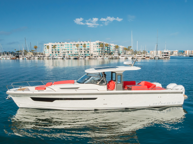 Intrepid Yacht Photos Pics 