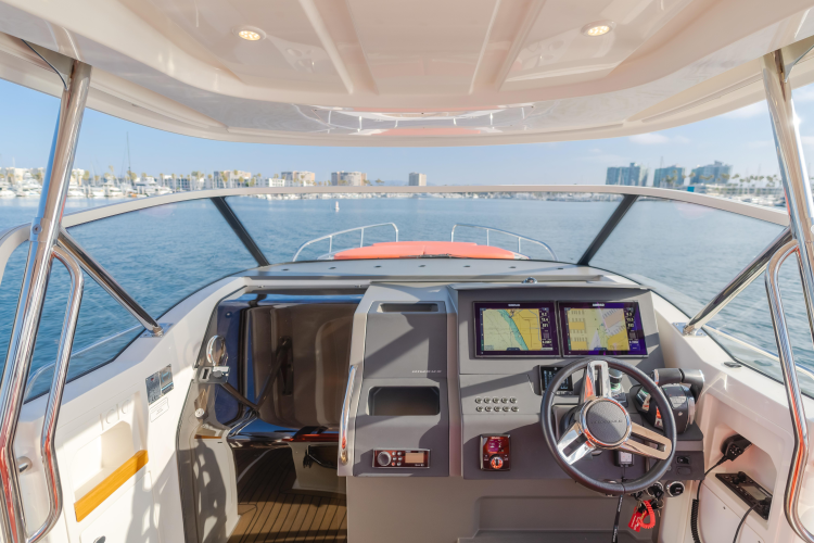 Intrepid Yacht Photos Pics 