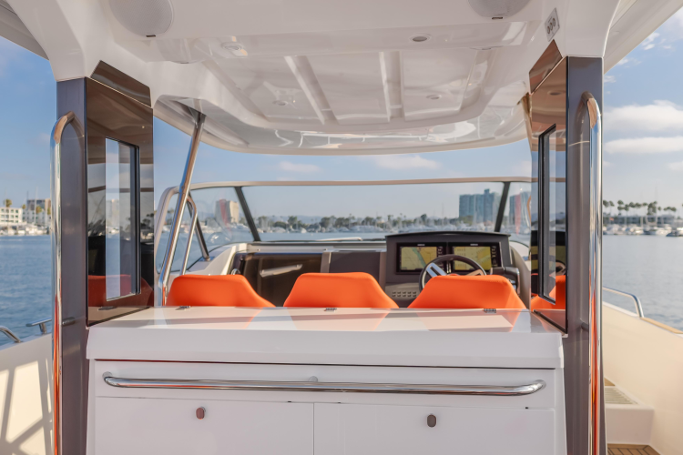 Intrepid Yacht Photos Pics 