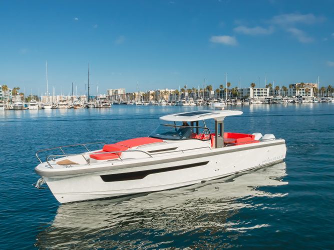 Intrepid Yacht Photos Pics 