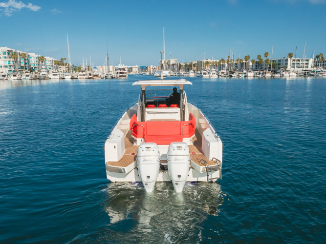 Intrepid Yacht Photos Pics 